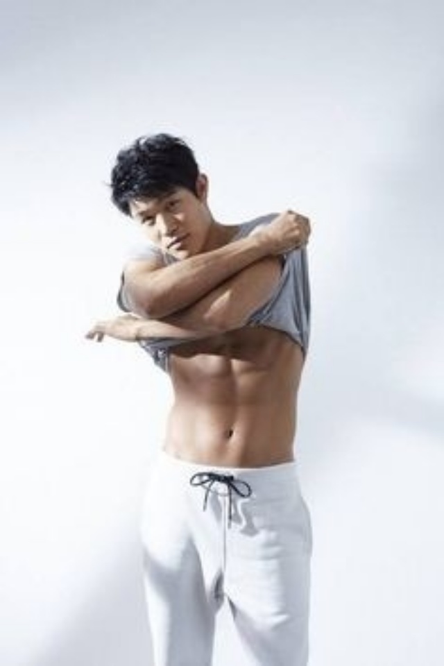 鈴木亮平の画像