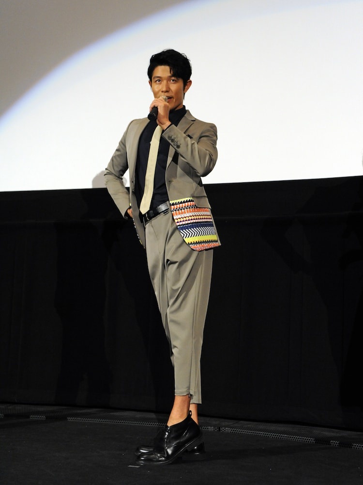 鈴木亮平「変態仮面」