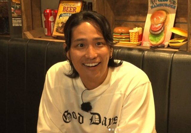 髪を下ろした状態の桐山照史さん画像