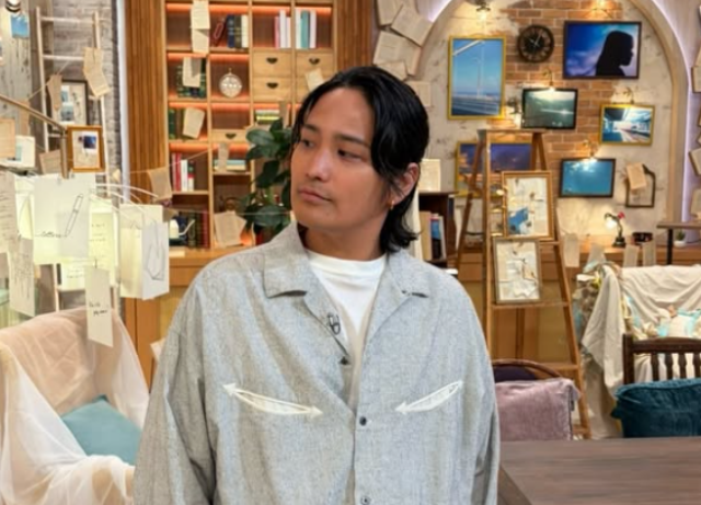 桐山照史さんのサイドの髪型画像